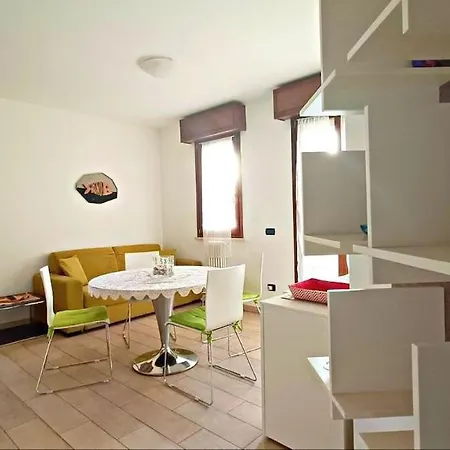 4min Walk To The Beach, Free Parking, Air Conditioning E Patio アパート