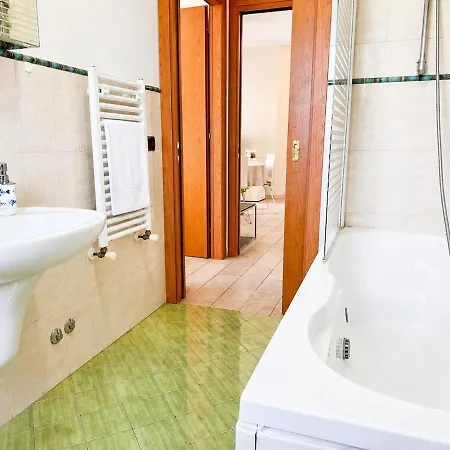 アパート 4min Walk To The Beach, Free Parking, Air Conditioning E Patio リミニ