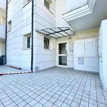 アパート 4min Walk To The Beach, Free Parking, Air Conditioning E Patio リミニ